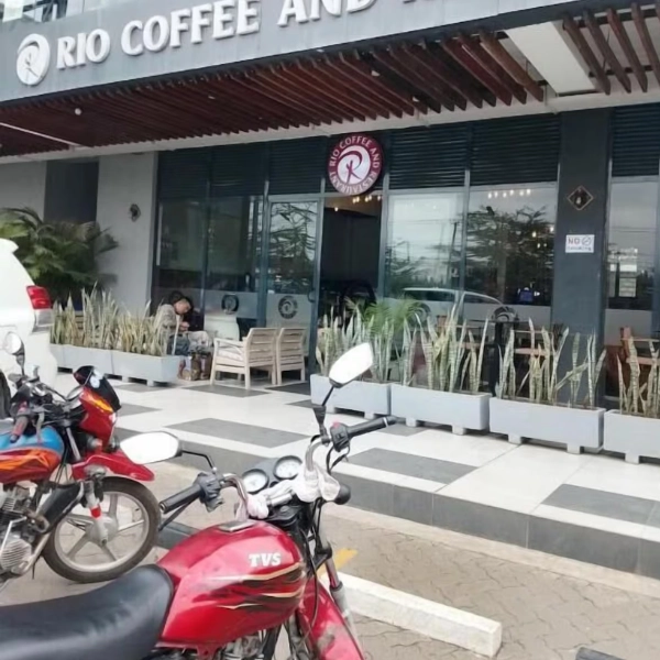 Restaurant area near Kindaruma Home Apartments for Rent